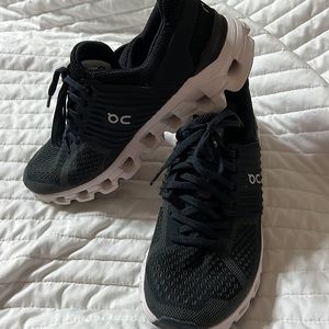 Black On Cloud Running